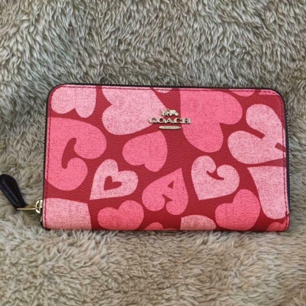 Coach valentines heart zip wallet